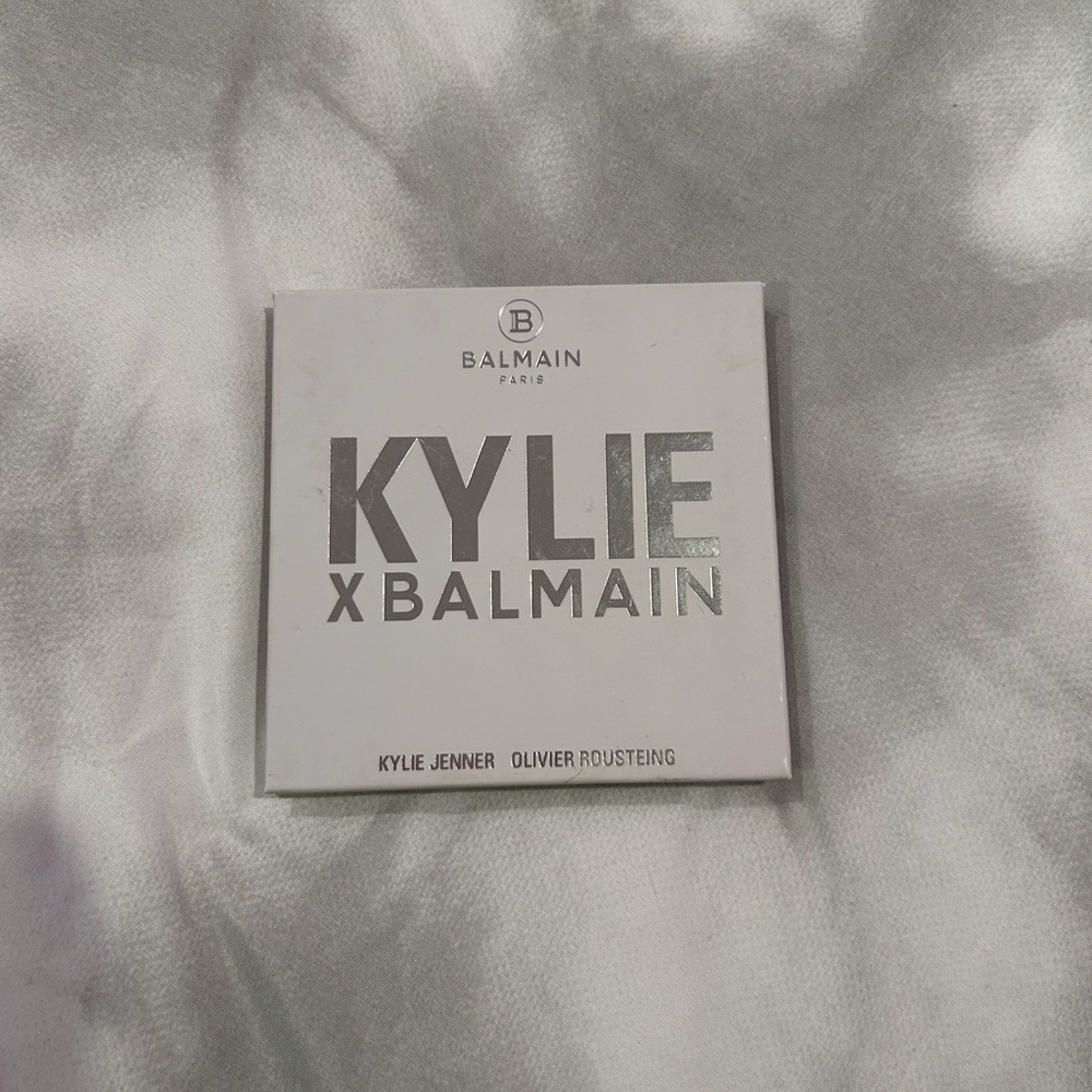 Kylie x Balmain palette